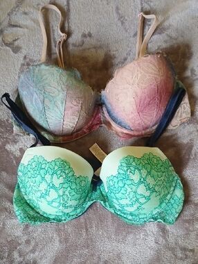 Victoria's Secret Ombre & Green Lace Push-Up Bra Duo 34C